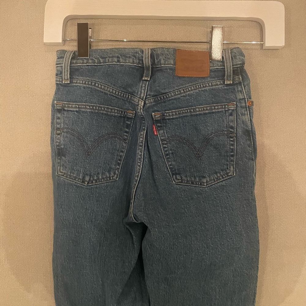 Levi’s // The Ribcage High Rise Jeans - Picture 3 of 5